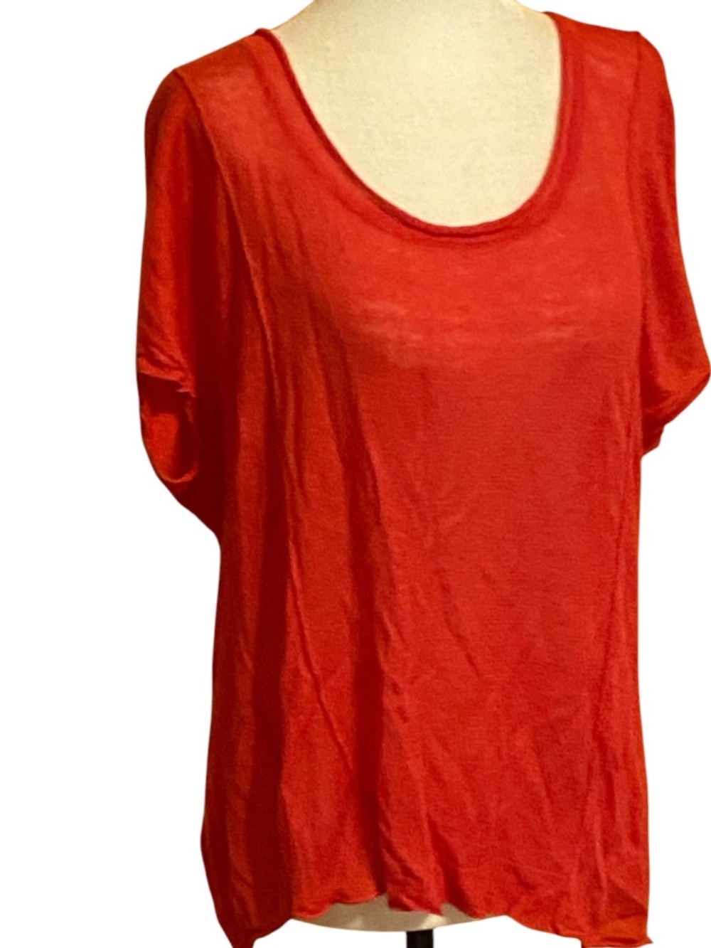 Line the Brand Linen short sleeve coral red top. SzM
